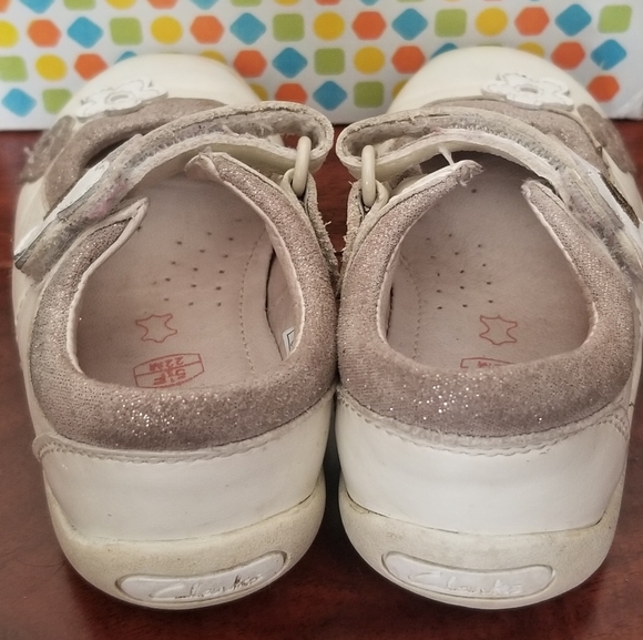 GUC CLARKS FIRST SHOES LEATHER DRESS SHOES - Picture 5 of 6